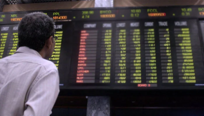 In the stock exchange today, the business ended with a decrease of 3 points at 72 thousand 761